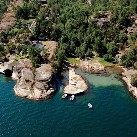 Baeroy, West Facing 2, Terrace, 7 Beds, Boat